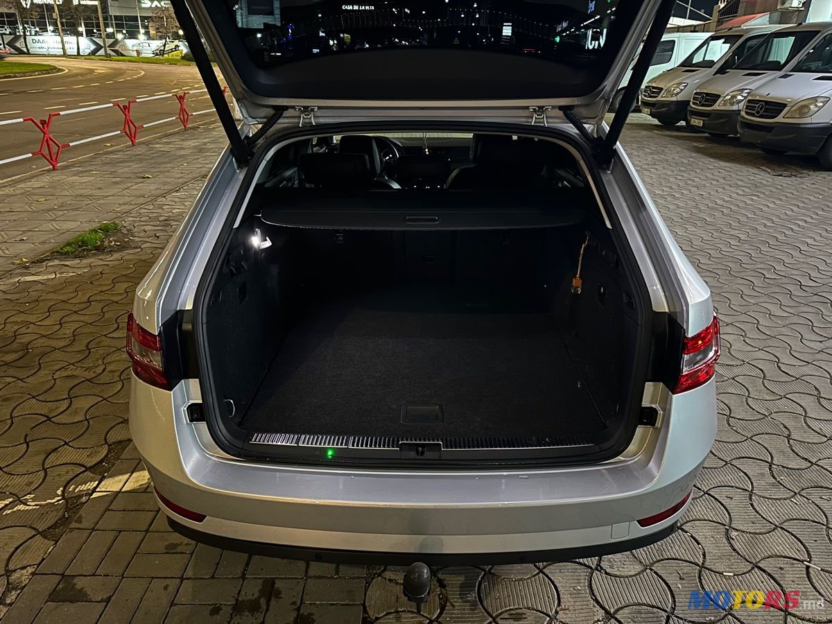 2019' Skoda Superb photo #6