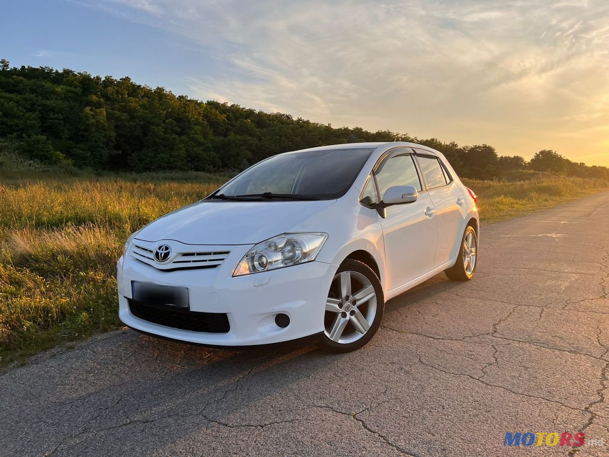 2010' Toyota Auris photo #1