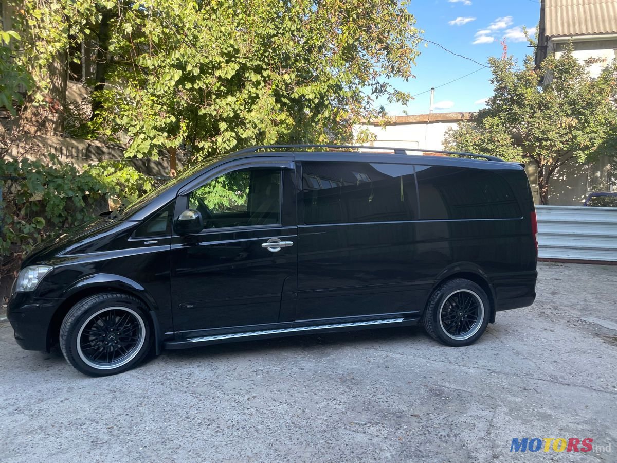 2012' Mercedes-Benz Viano photo #2