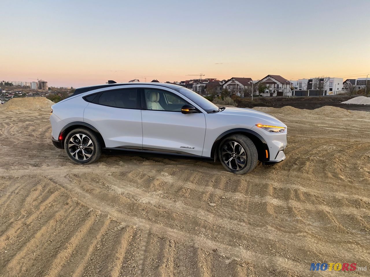 2021' Ford Mustang photo #3