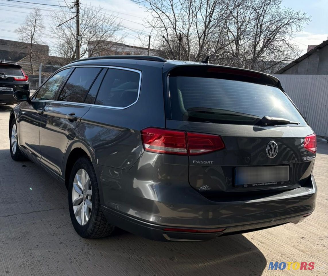 2016' Volkswagen Passat photo #5
