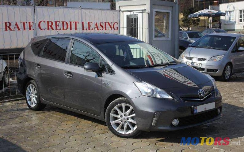 2012' Toyota Prius photo #2