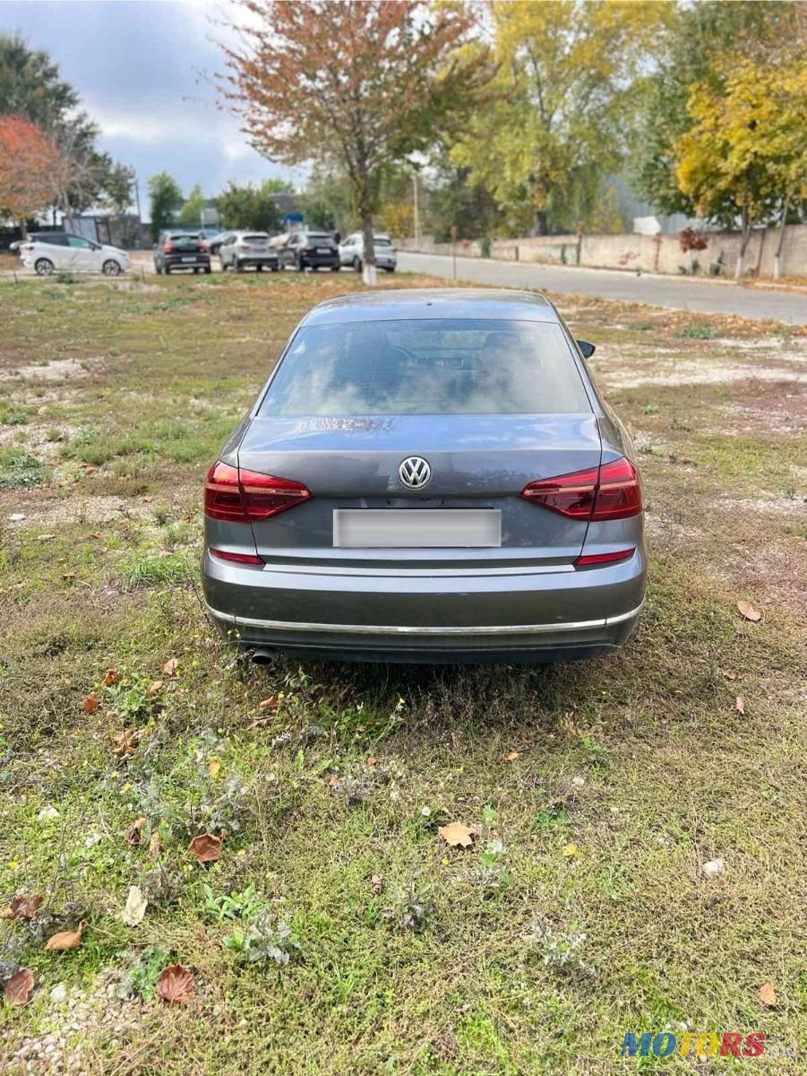 2018' Volkswagen Passat photo #4