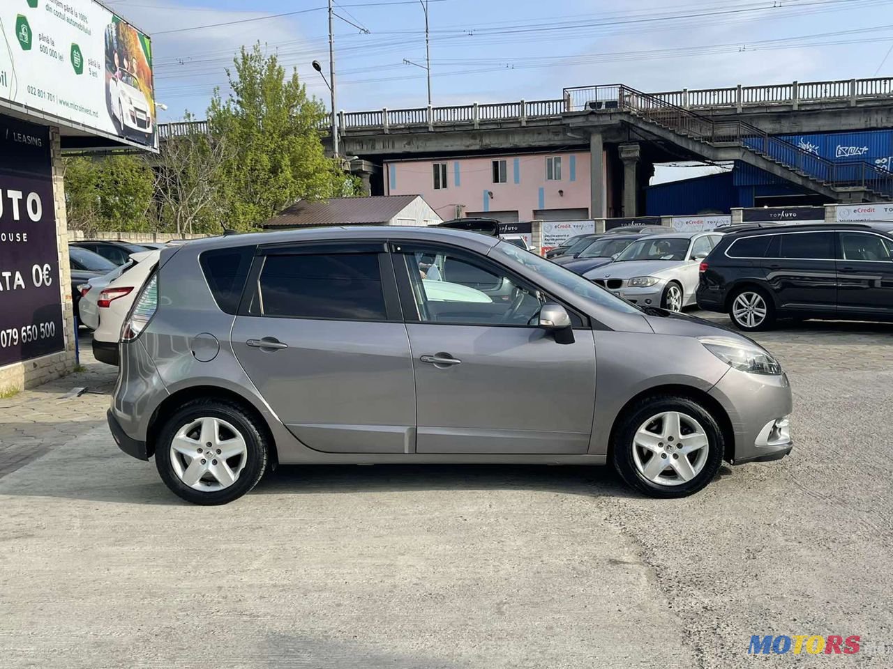 2014' Renault Scenic photo #1