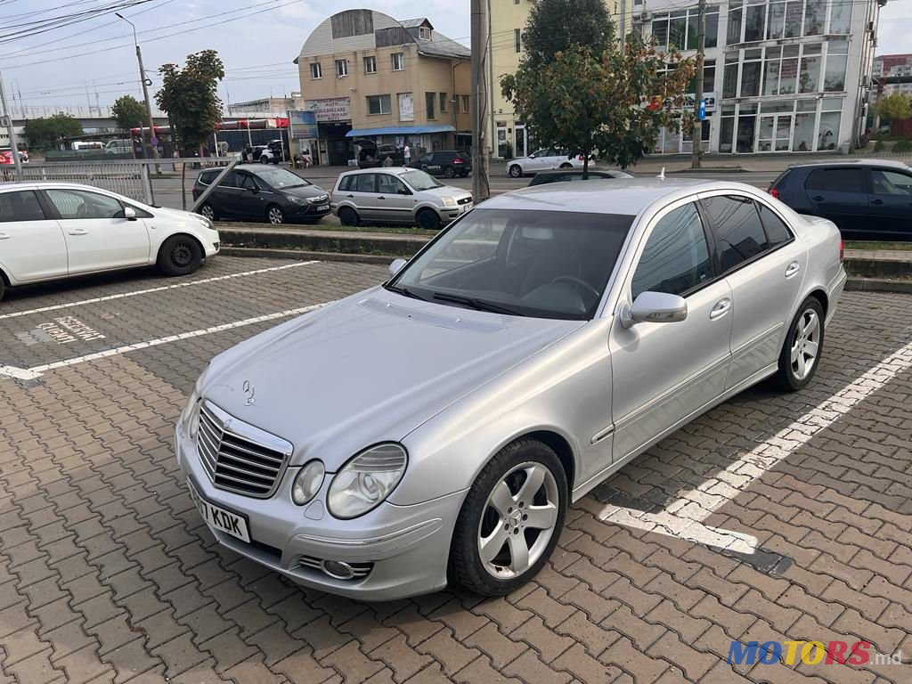 2007' Mercedes-Benz E Класс photo #3