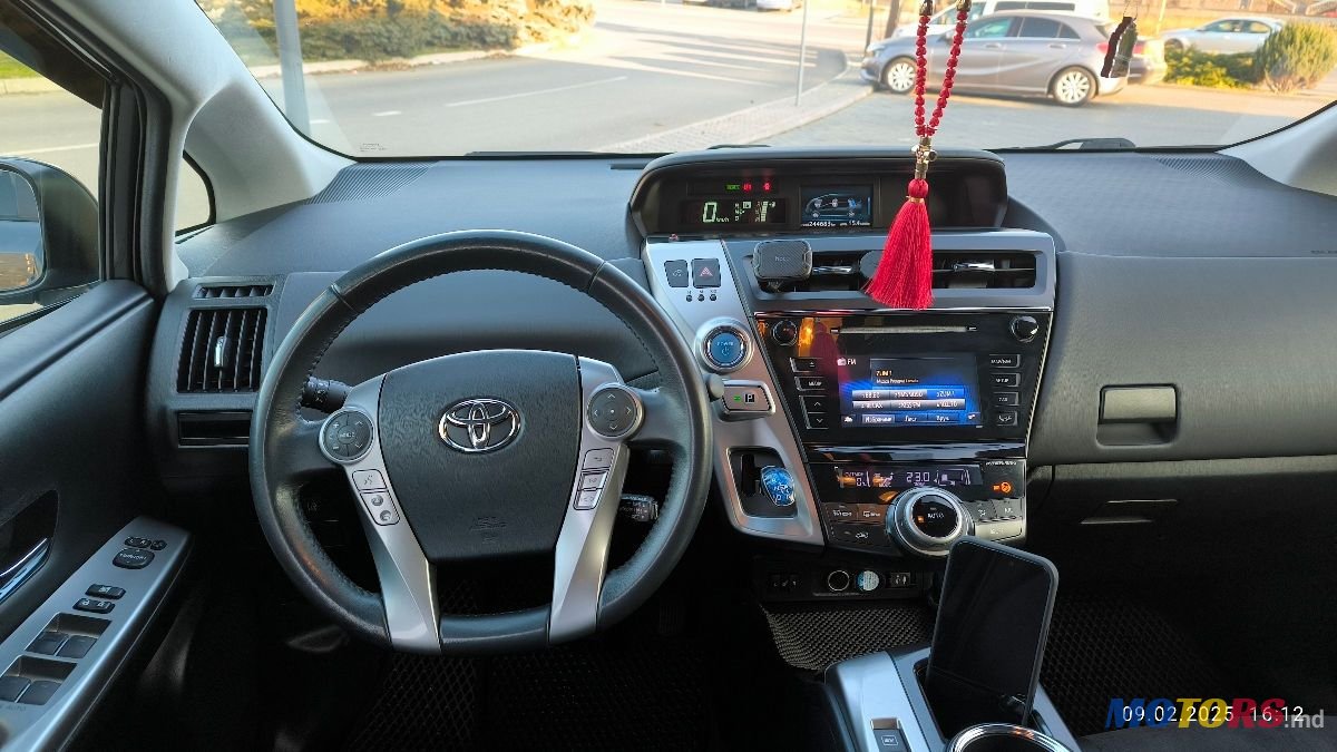2018' Toyota Prius + photo #6