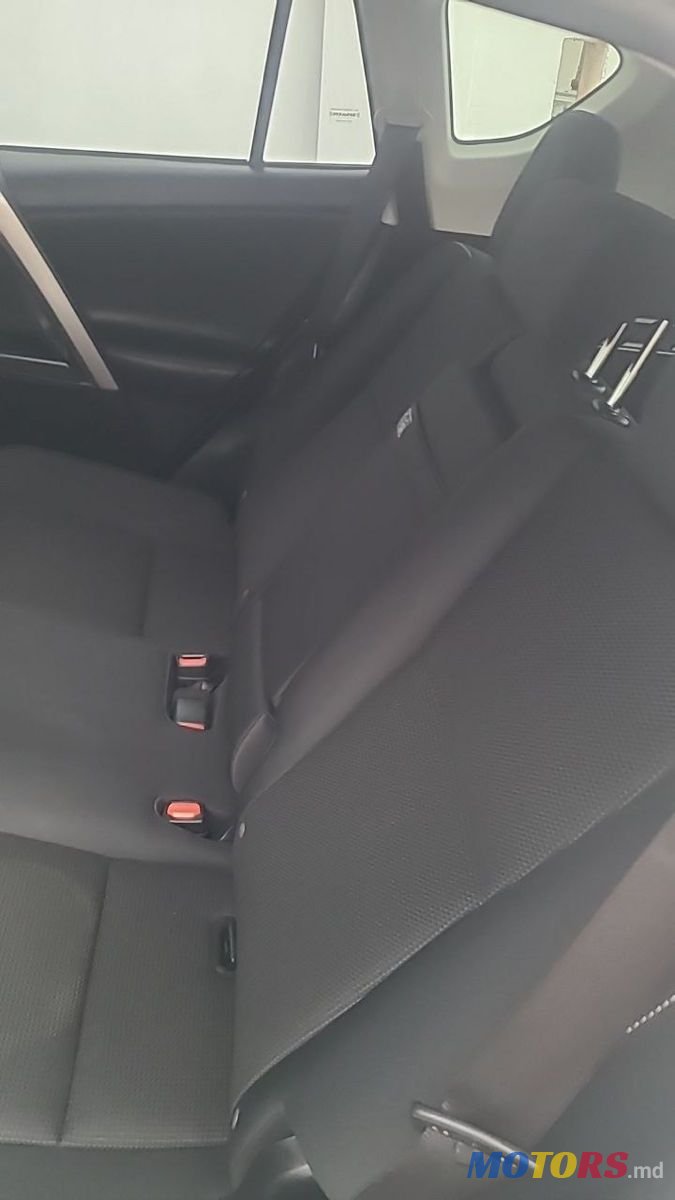 2017' Toyota RAV4 photo #5