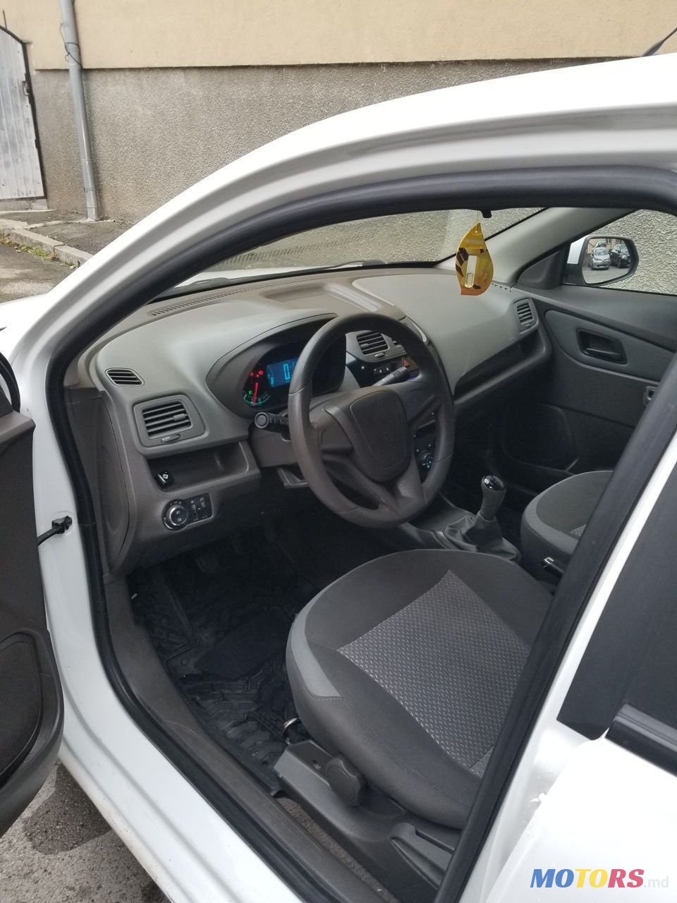 2017' Chevrolet Cobalt photo #2