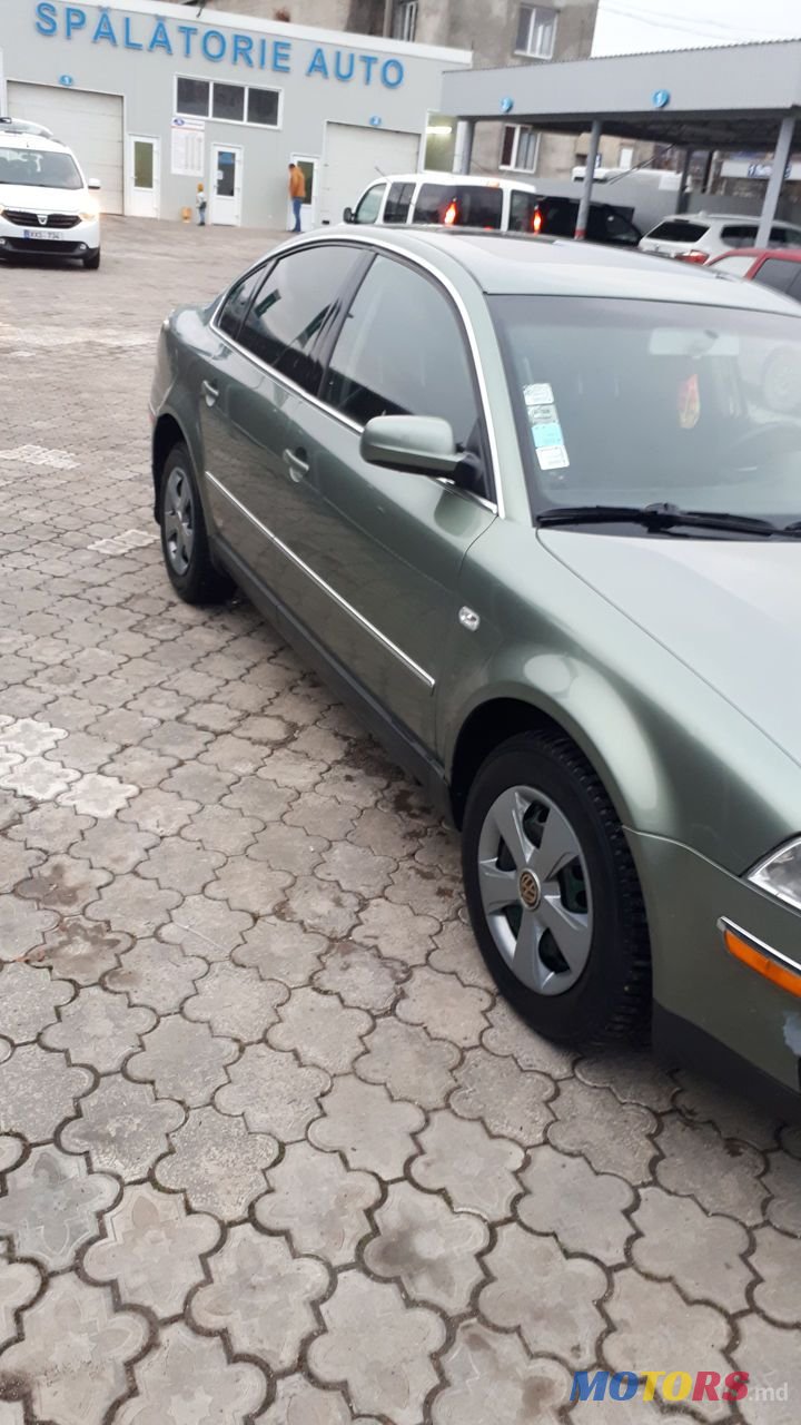 2003' Volkswagen Passat photo #3