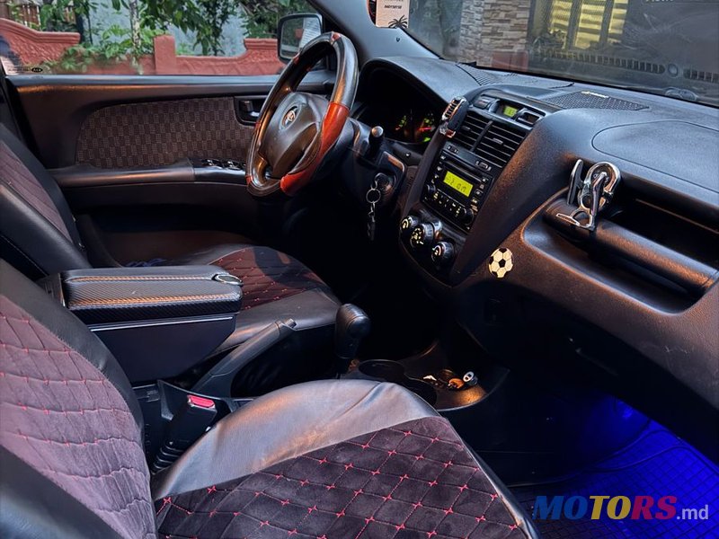 2005' Kia Sportage photo #4