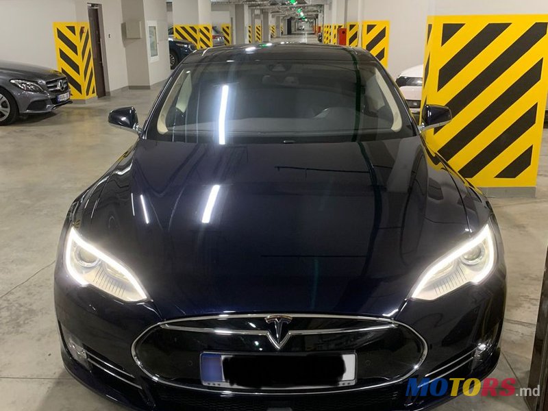 2015' Tesla Model S photo #2