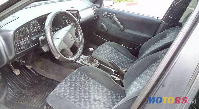 1993' Volkswagen Passat photo #1