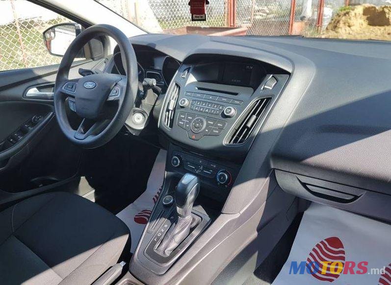 2016' Ford Focus photo #2