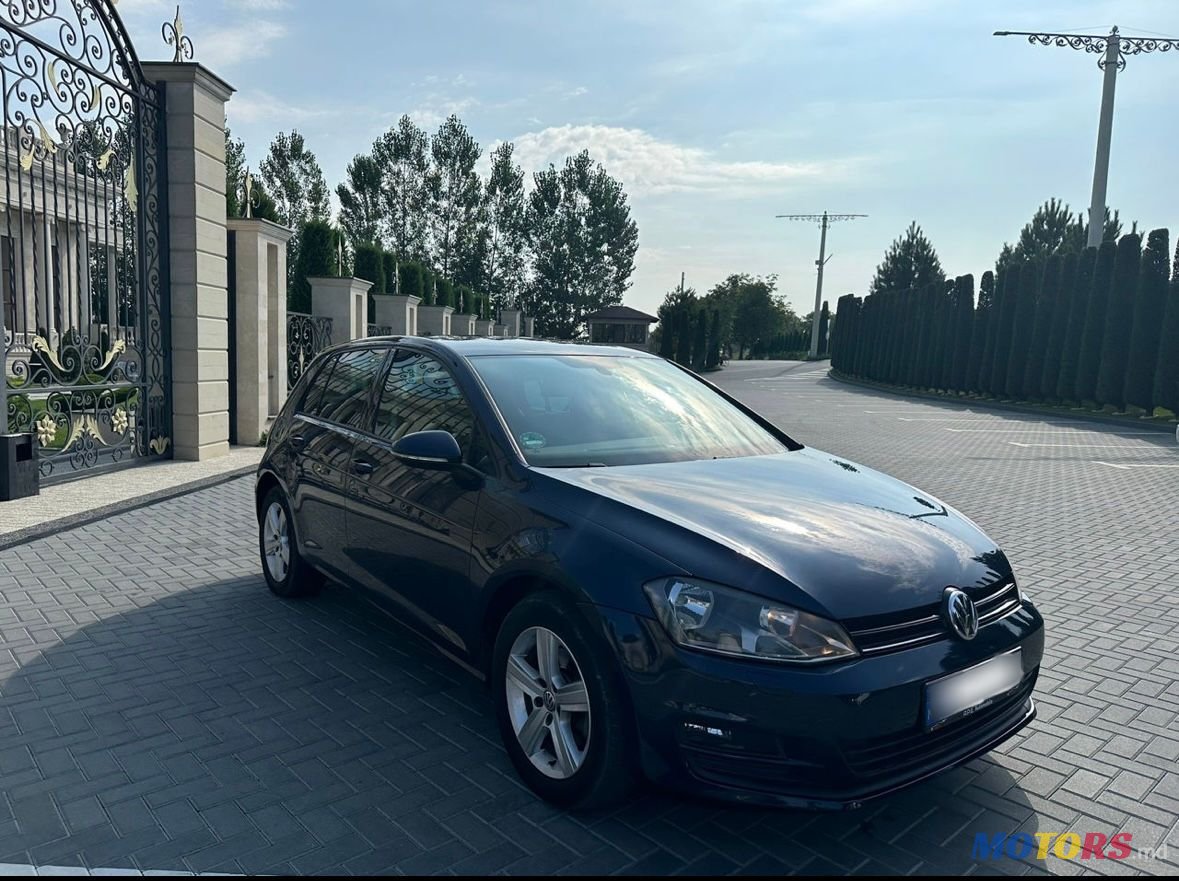 2013' Volkswagen Golf photo #2