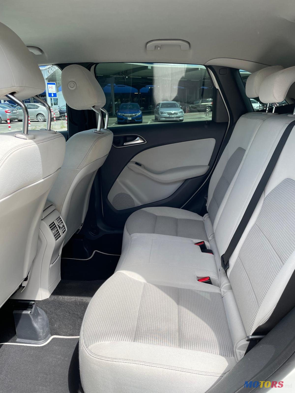 2015' Mercedes-Benz 180 photo #7