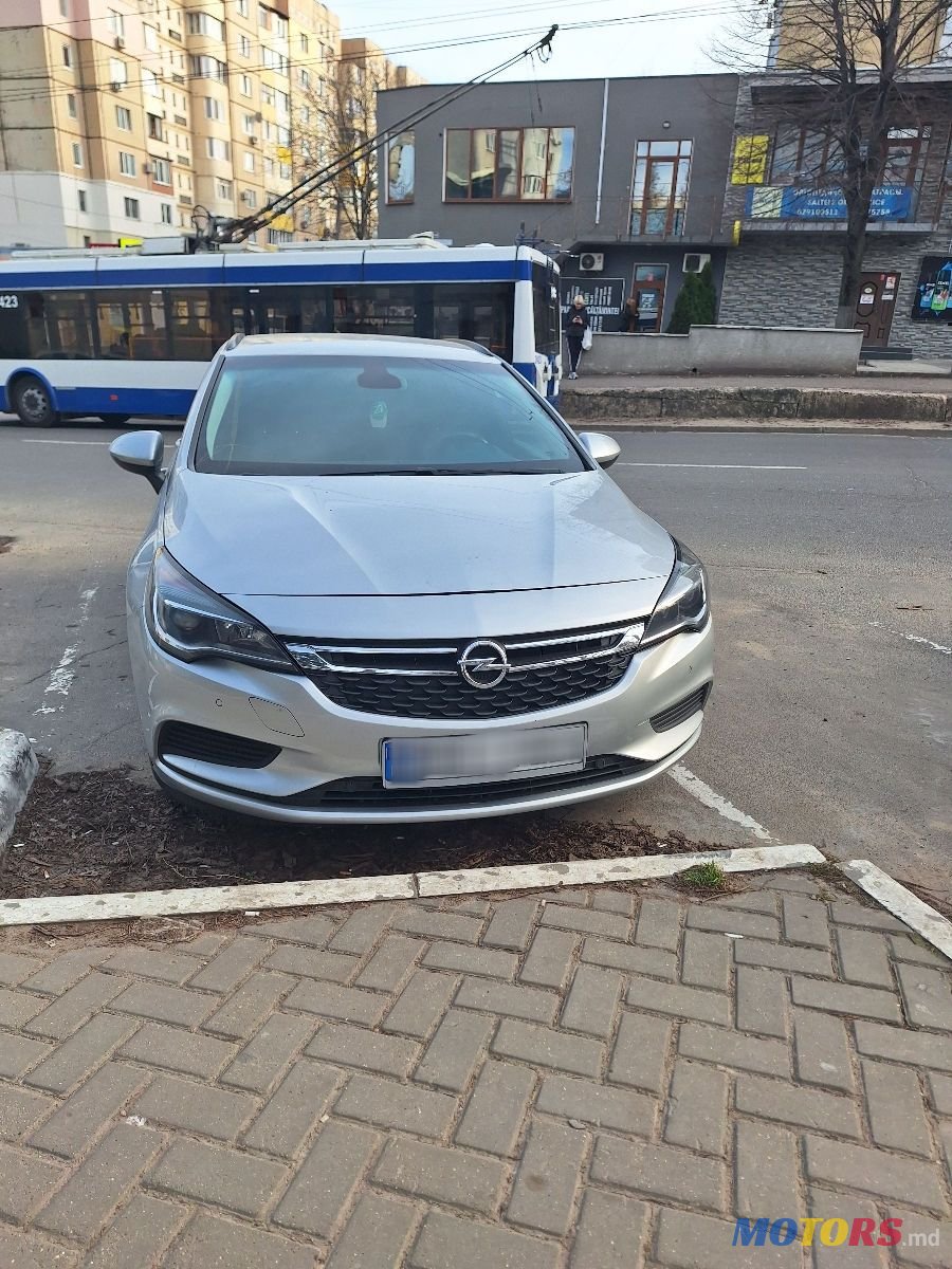 2017' Opel Astra photo #4