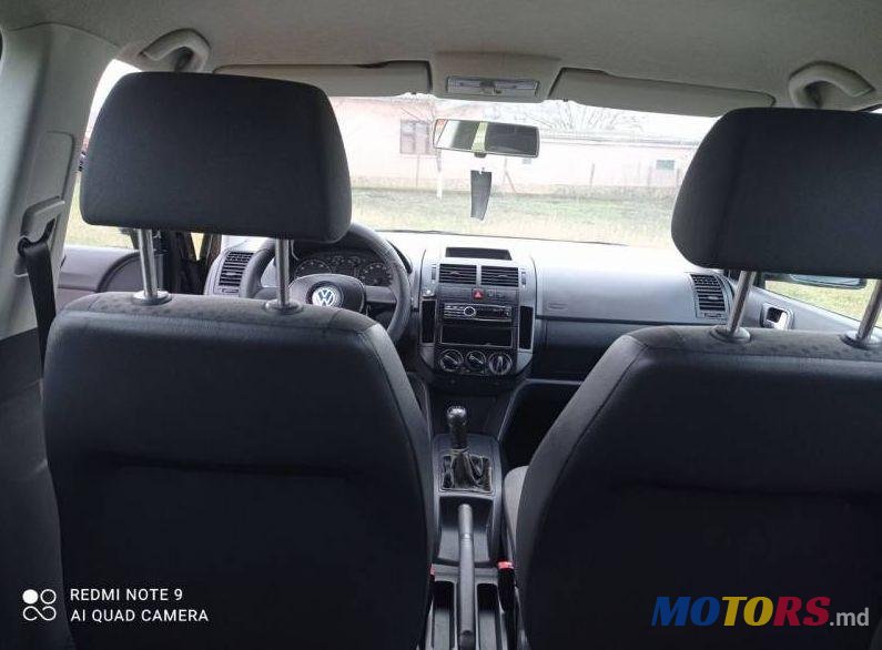 2002' Volkswagen Polo photo #2