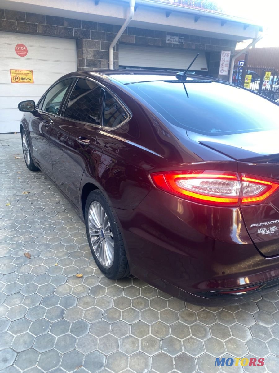 2013' Ford Fusion photo #2