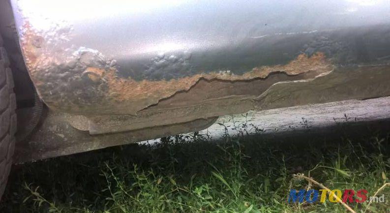 2005' Kia Rio photo #2