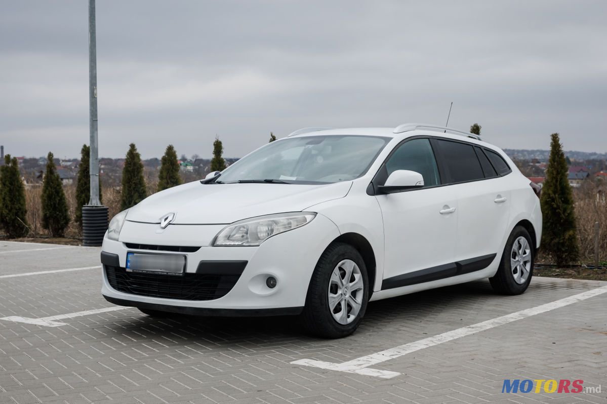 2010' Renault Megane photo #2