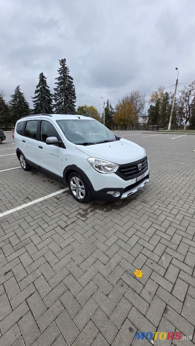 2015' Dacia Lodgy photo #3