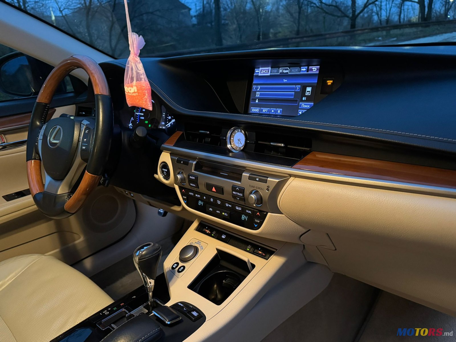 2012' Lexus photo #6
