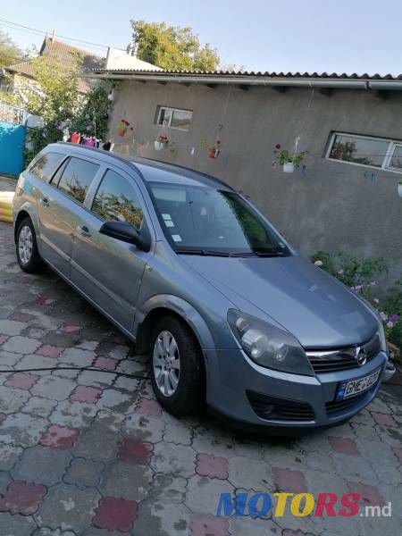 2005' Opel Astra photo #2