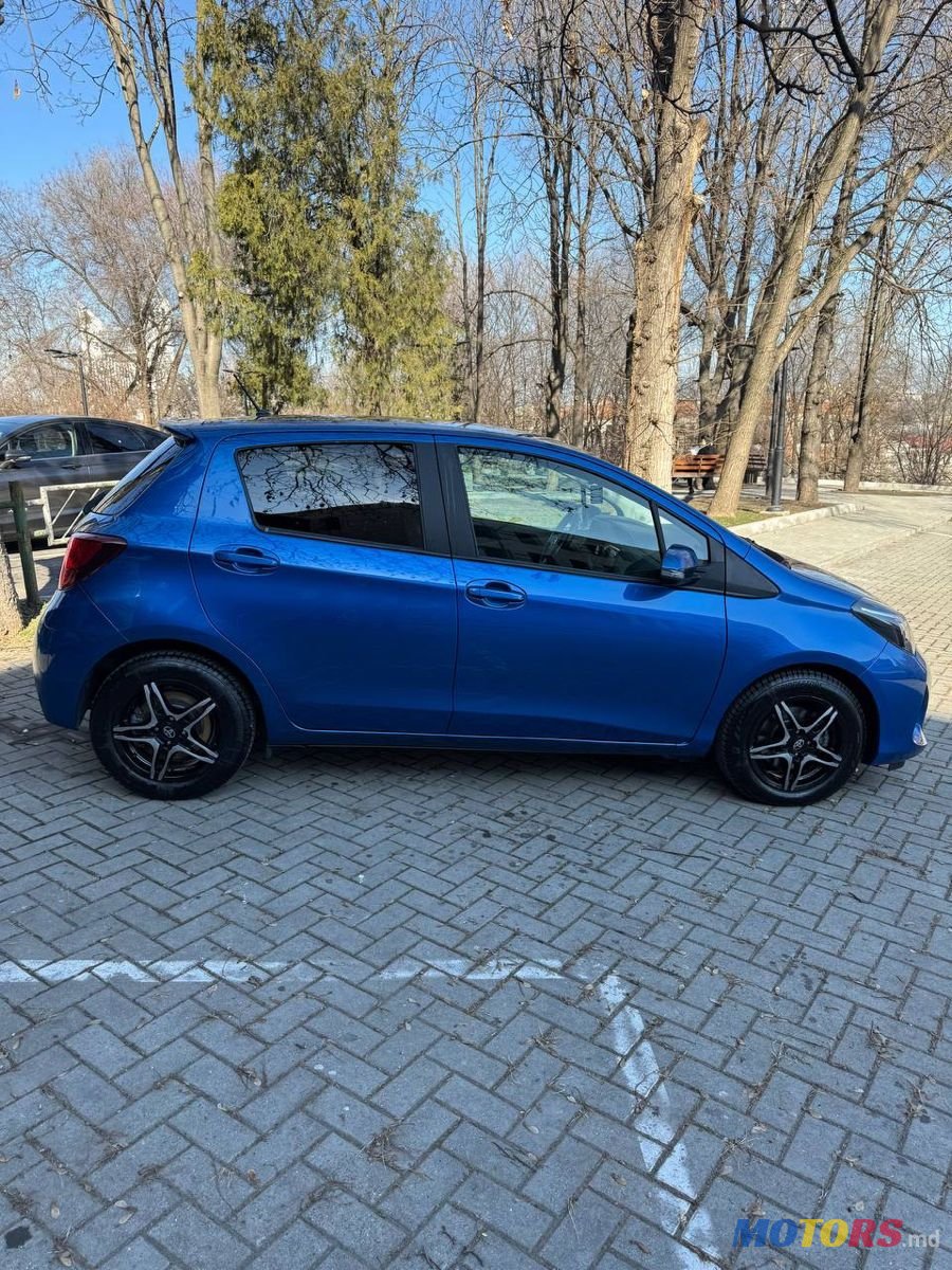 2014' Toyota Yaris photo #5