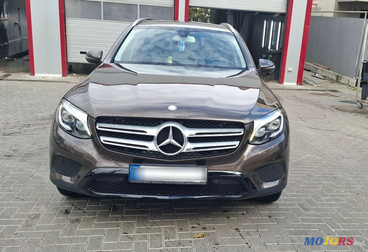 2016' Mercedes-Benz GLC photo #2