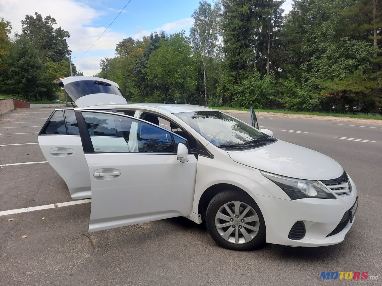 2009' Toyota Avensis photo #3