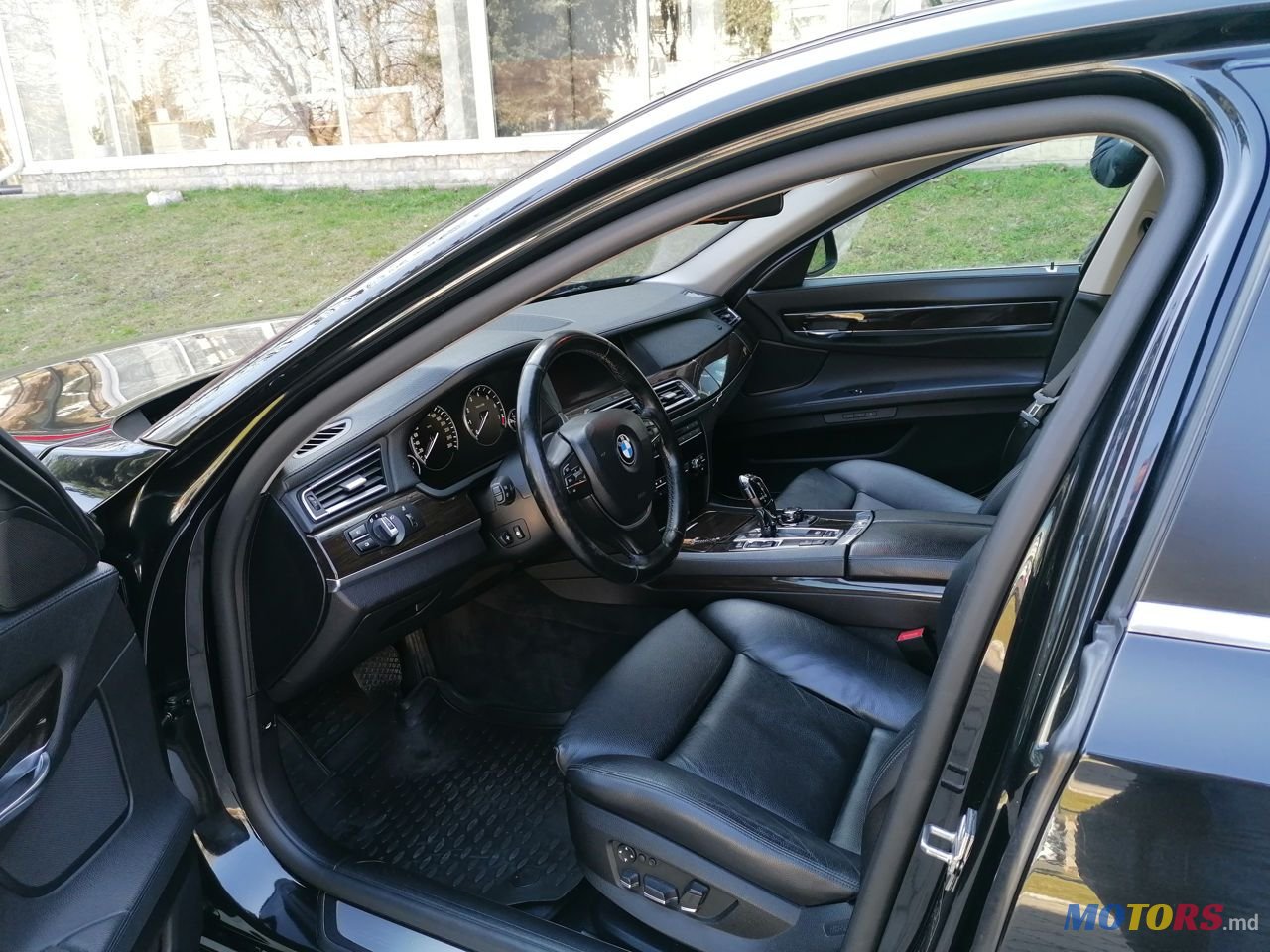 2010' BMW 7 Series photo #6