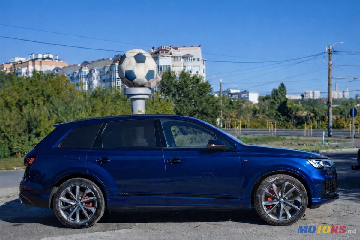 2020' Audi Q7 photo #1