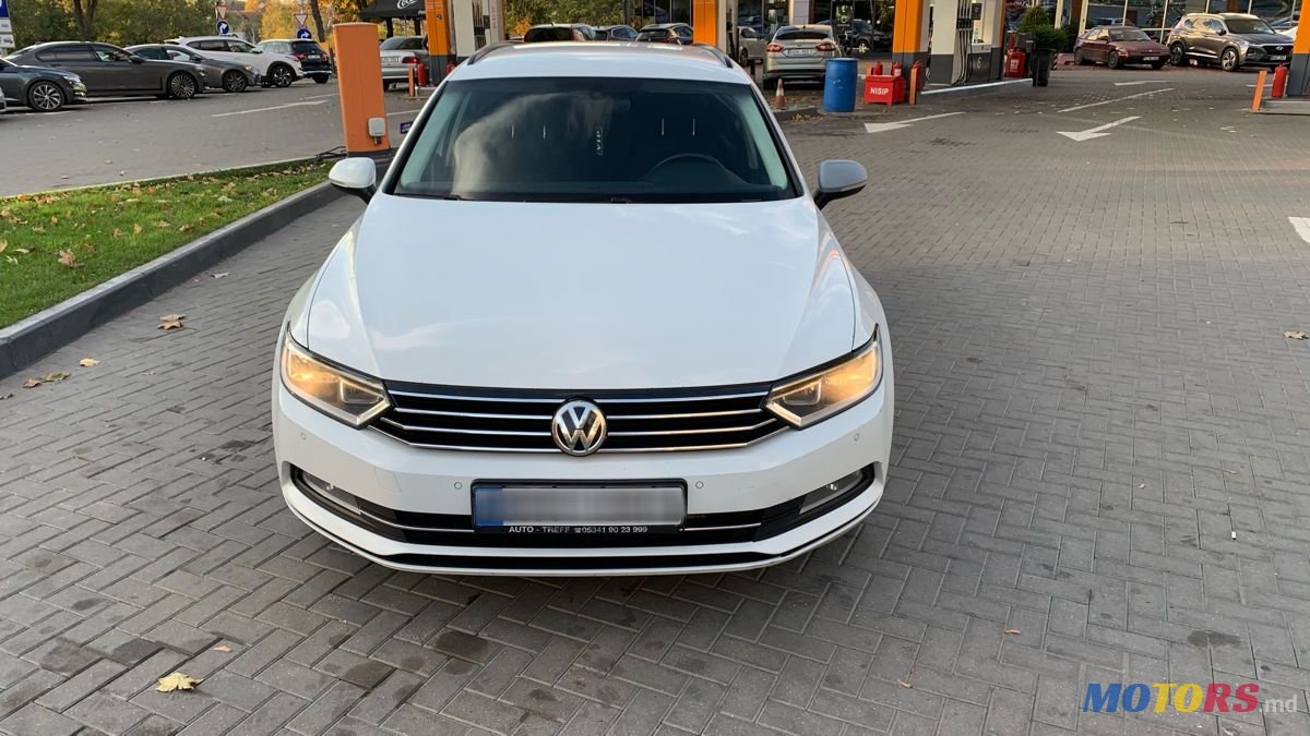 2015' Volkswagen Passat photo #2