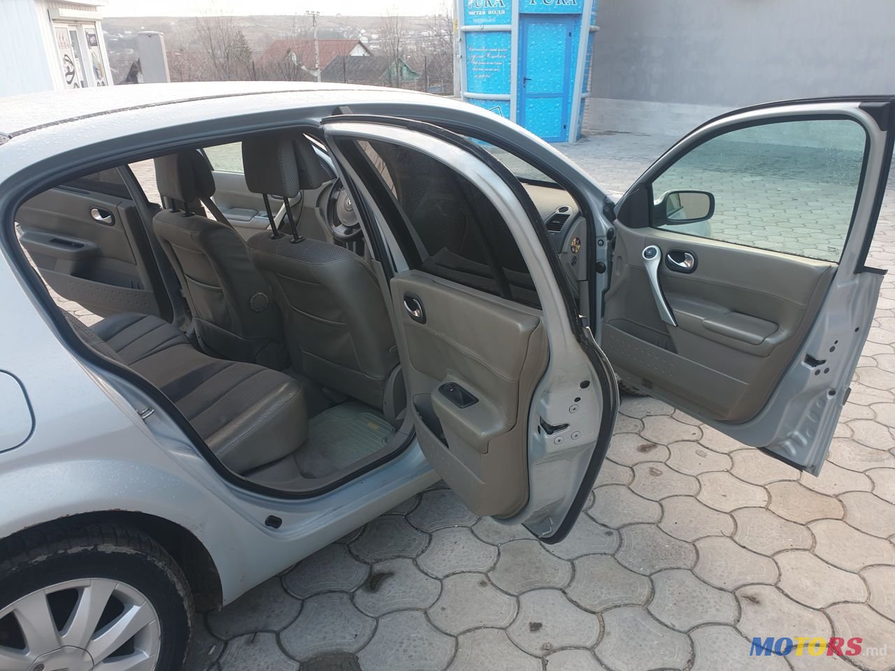 2004' Renault Megane photo #6