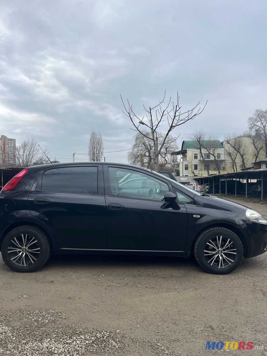 2009' Fiat Punto photo #1