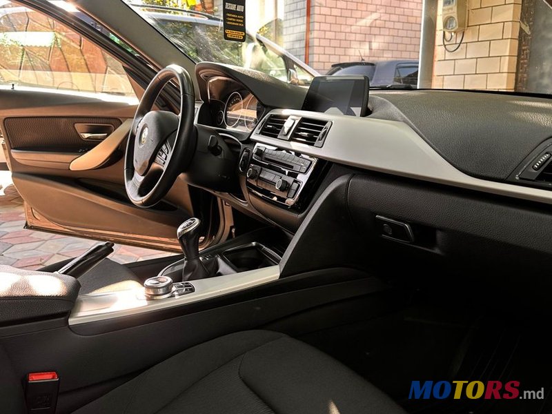 2017' BMW 3 Series photo #6