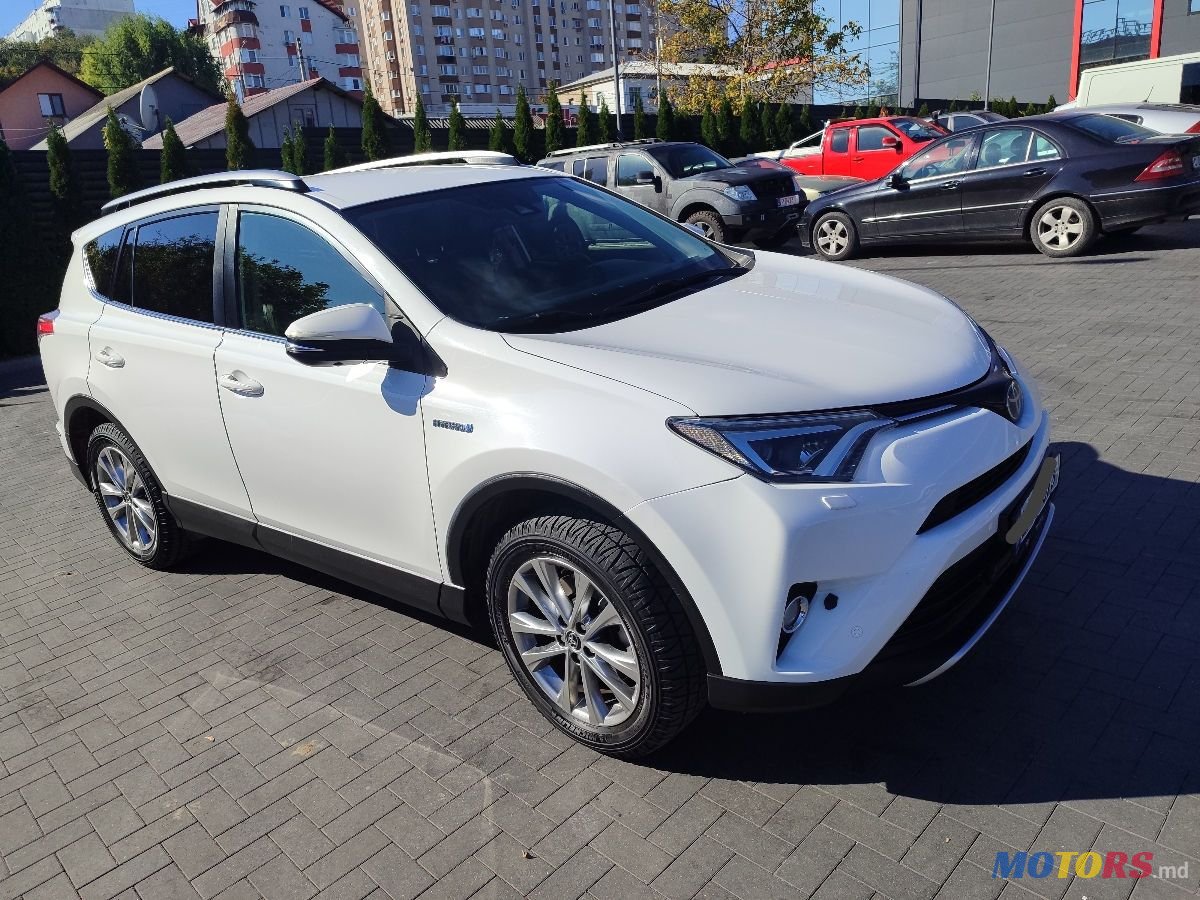 2018' Toyota RAV4 photo #1