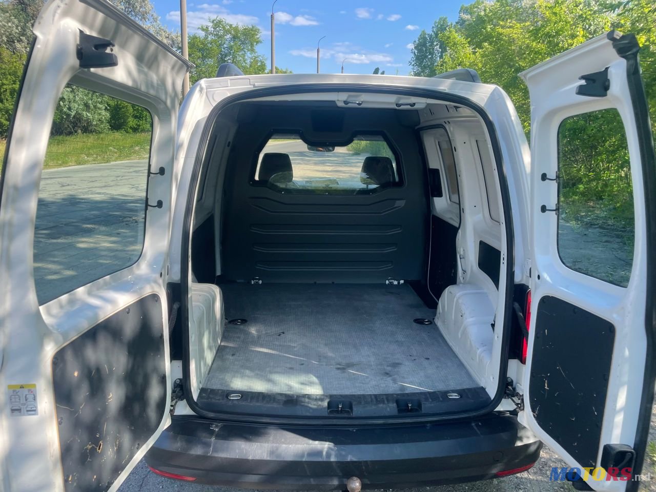 2016' Volkswagen Caddy photo #4