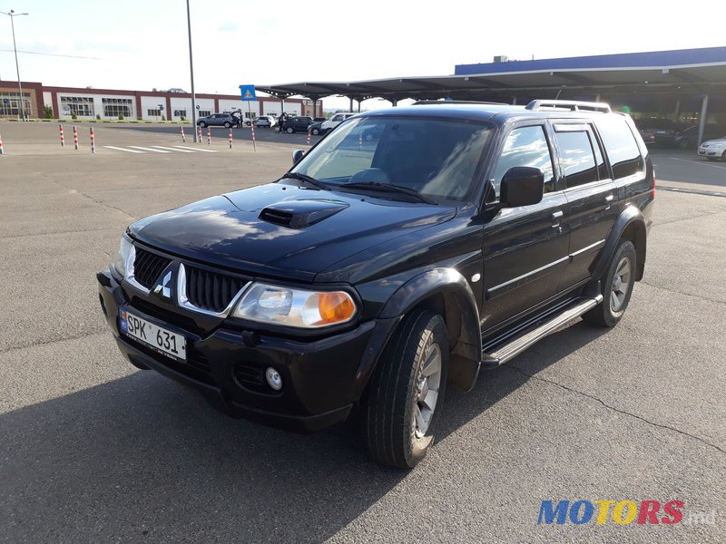 2007' Mitsubishi Pajero Sport photo #4