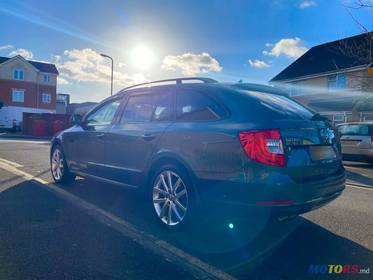 2013' Skoda Superb photo #1