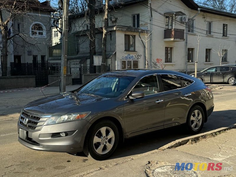 2010' Honda Crosstour photo #1