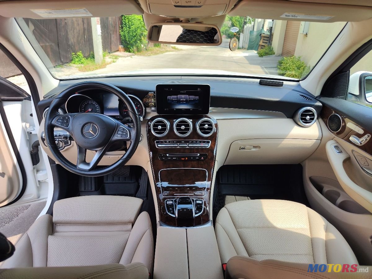 2016' Mercedes-Benz GLC photo #5
