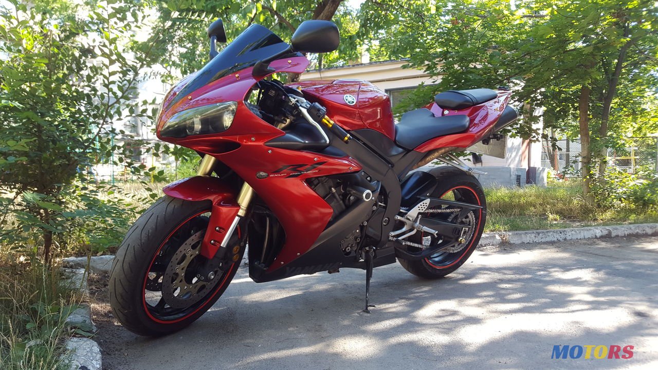 2004' Yamaha R1 photo #1