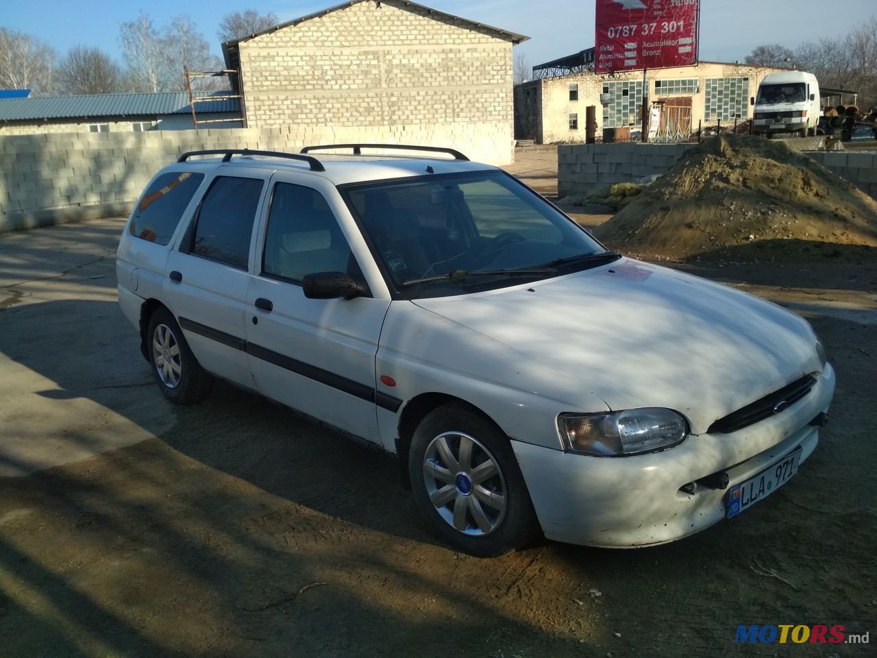 1997' Ford Escort photo #1