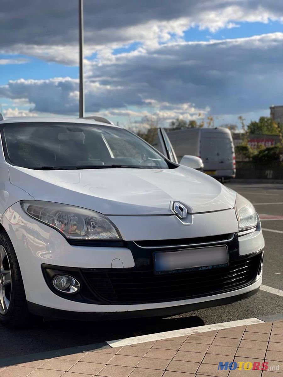 2013' Renault Megane photo #1