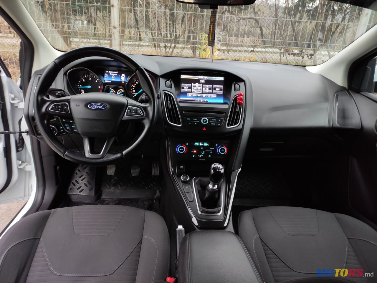 2015' Ford Focus photo #2