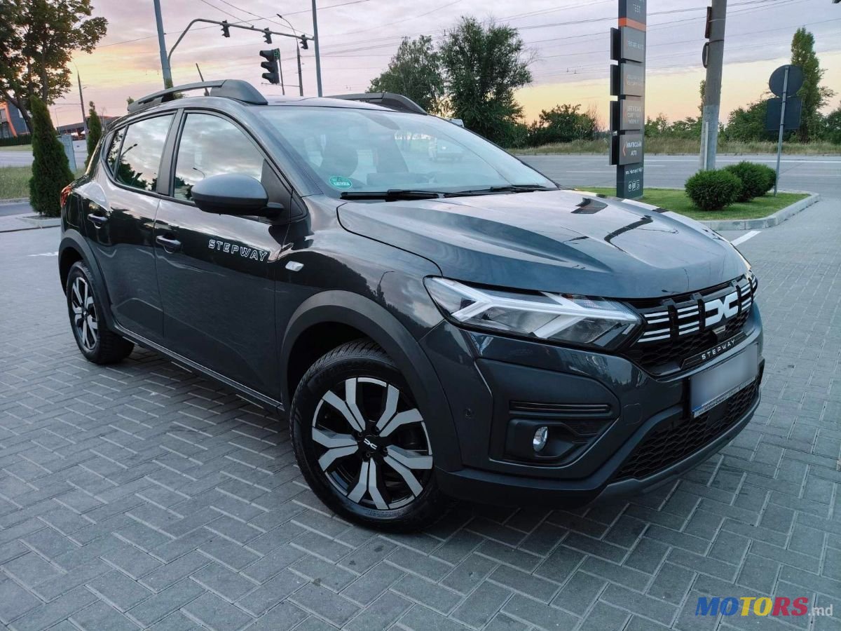 2022' Dacia Sandero Stepway photo #2
