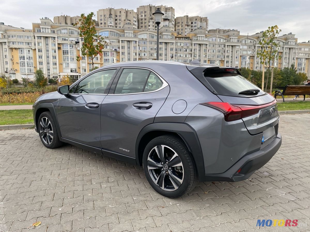 2021' Lexus UX photo #2