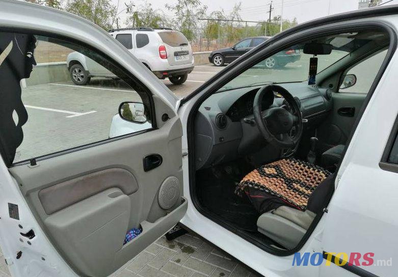 2008' Dacia Logan photo #2