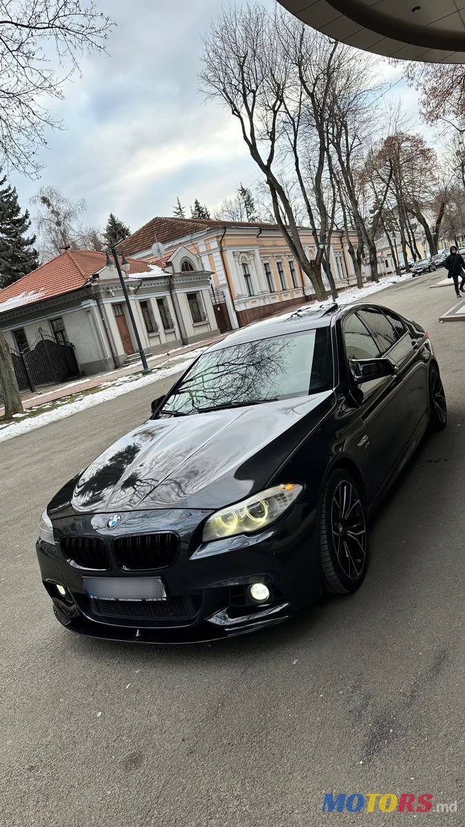 2011' BMW 5 Series photo #4